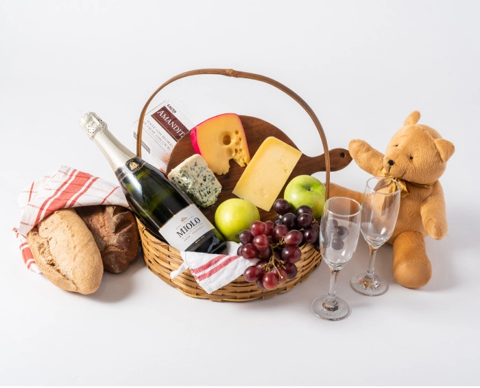 Cesta Grande de Frutas, Chocolate e Pelúcia